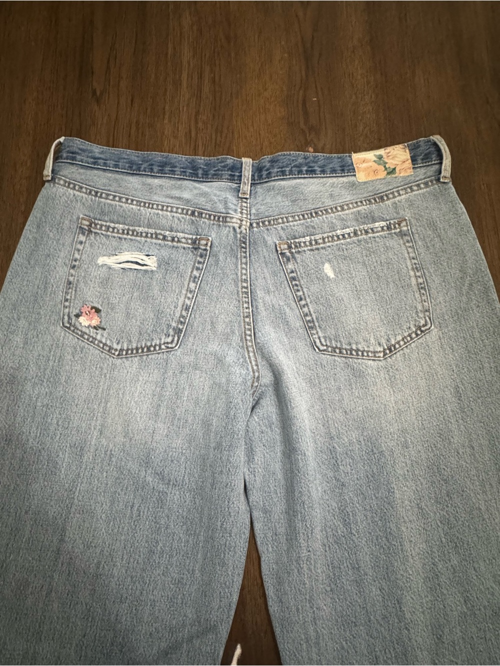 Universal Thread Light Blue Ripped Relaxed Jeans - Picture 6 of 7